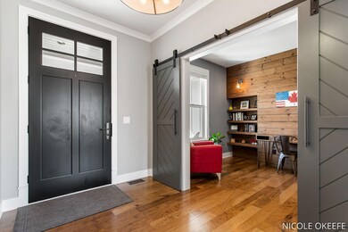 Large & welcoming entryway
