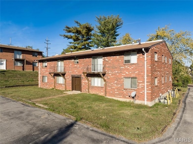 2571 Tyrell Dr, Jennings, MO 63136 - photo 2