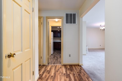 1801 Manor Ct unit B, Kingsport, TN 37660 - photo 4