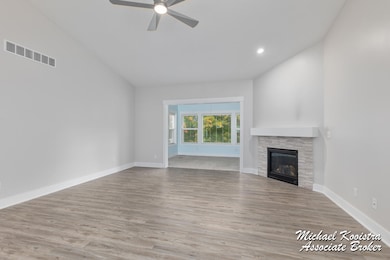 122 Blue Violet Ln NE unit 99, Comstock Park, MI 49321 - photo 7