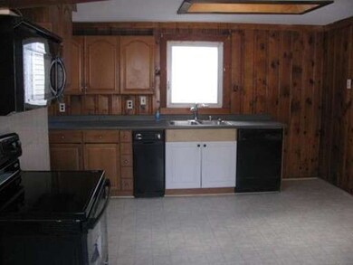 31 Lewis St, Haverhill, MA 01830 - photo 5