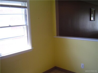 Breakfast Room Eat-in kitchen breakfast nook open 