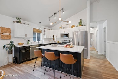 2810WSTRAWBERRYLN-08679