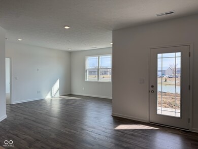 885 Saddlebrook Farms Blvd, Whiteland, IN 46184 - photo 4