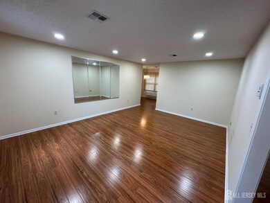 723 Mount Vernon Rd unit A, Monroe Township, NJ 08831 - photo 2