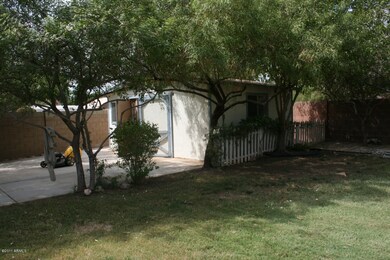 Unit with AC, Electrical outlets
