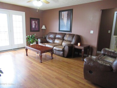 160 Halcomb Ct, Mount Washington, KY 40047 - photo 6