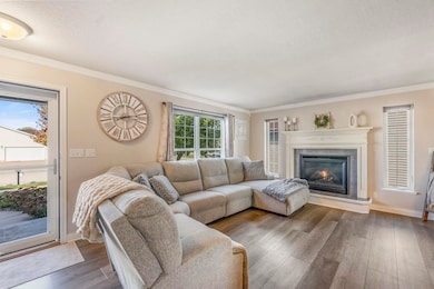 1403 Meadow View Ln, Waverly, IA 50677 - photo 4