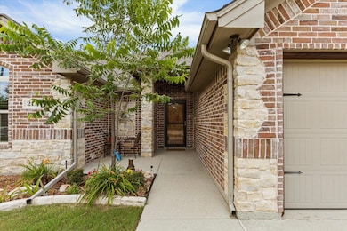 211 Donna Cir, Granbury, TX 76049 - photo 4