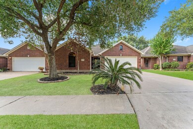 212 Live Oak Ln, Friendswood, TX 77546 - photo 2