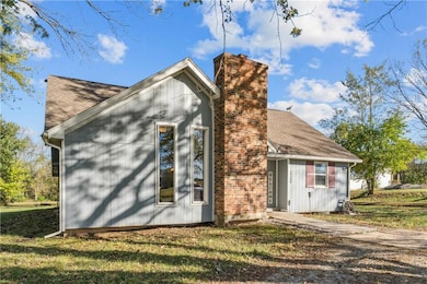 29300 W 119th St, Olathe, KS 66061 - photo 4