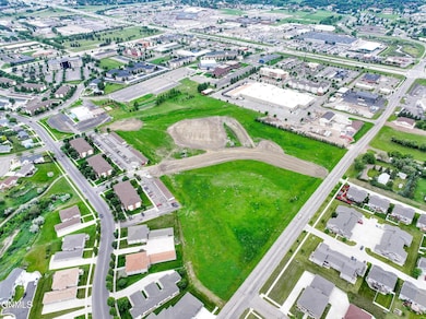 000 Calgary Ave, Bismarck, ND 58503 - photo 4