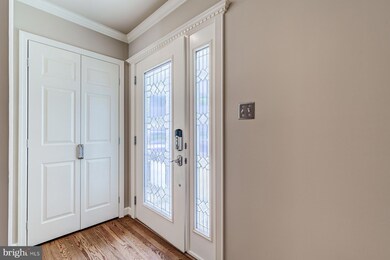 9146 Schoolcraft Ln, Burke, VA 22015 - photo 2