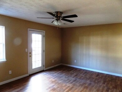 807 Swadley Rd unit 2, Johnson City, TN 37601 - photo 2