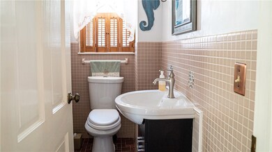 32 Myrtle Ave, Riverside, RI 02915 - photo 6