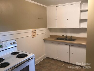 610 Davie Ave unit B, Statesville, NC 28677 - photo 3