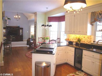Kitchen - Another view of the kitchen showing the 