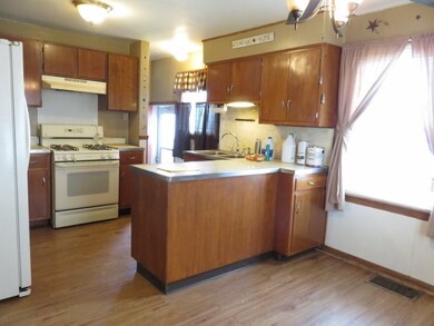 1811 S High St, Muncie, IN 47302 - photo 2