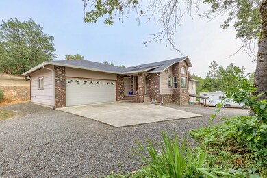 9996 Blackwell Rd, Central Point, OR 97502 - photo 2