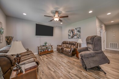 1507 E Millard St, Johnson City, TN 37601 - photo 4