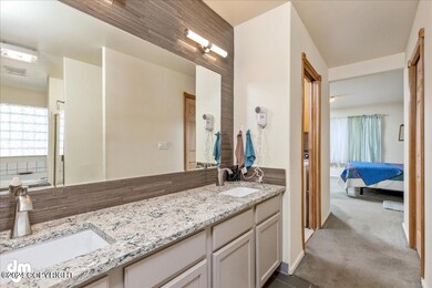19-Primary Bath 20240513-DW-1878
