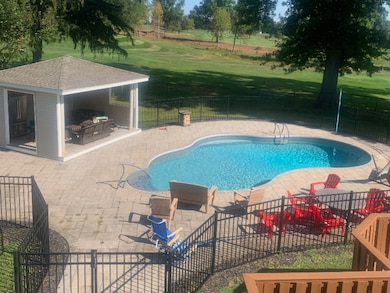 325 Fox Hill Rd, Wethersfield, CT 06109 - photo 4