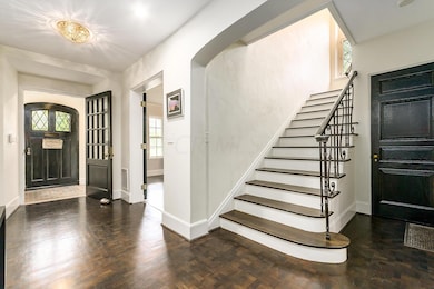 VESTIBULE & FOYER