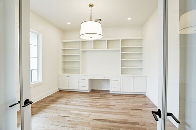 1901 Chippendale Rd, Houston, TX 77018 - photo 2