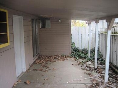 704 NE Beacon Dr, Grants Pass, OR 97526 - photo 4