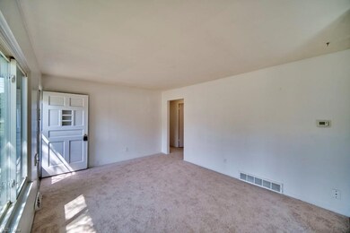 265 Lynne Dr, Sheffield Lake, OH 44054 - photo 5