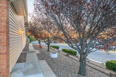 5702 Chaparral Ave, Farmington, NM 87402 - photo 2