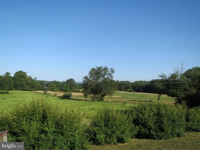 19699 N Snow Hill Manor Rd, Lexington Park, MD 20653 - photo 2