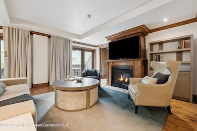 LivingRoomSeatingAreaFireplace