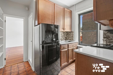 227 W 11th St unit 53, New York, NY 10014 - photo 4