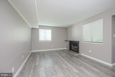 905 Berwyck Ct, Sicklerville, NJ 08081 - photo 5