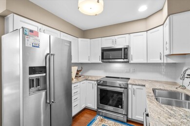 607 Kingsbridge Dr, Carol Stream, IL 60188 - photo 6