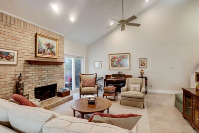 10127 Valley Forge Dr, Houston, TX 77042 - photo 5