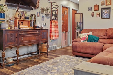 2503 E 24th St, Des Moines, IA 50317 - photo 3