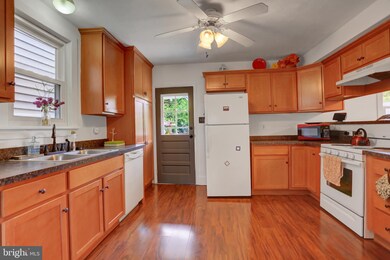 522 S Main St, Chambersburg, PA 17201 - photo 7