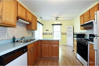 2147 Berkley Ct unit 201A, Naperville, IL 60565 - photo 4