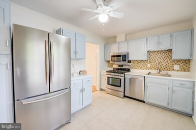 5424 Midship Ct, Burke, VA 22015 - photo 2