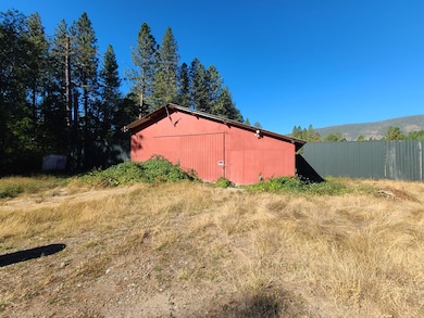 28060 Redwood Hwy unit A, Cave Junction, OR 97523 - photo 6