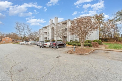 5012 Lawndale Dr, Greensboro, NC 27455 - photo 2