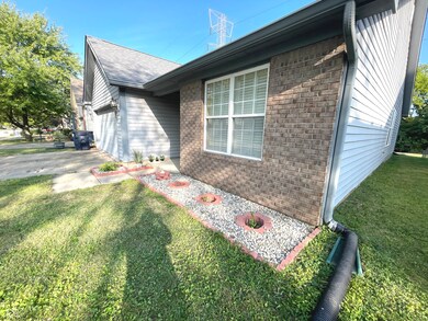 1010 Rotherham Ln, Beech Grove, IN 46107 - photo 4