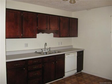 352 W Raleigh Ave, Statesville, NC 28677 - photo 7