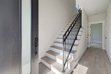 948 Fisher St unit E, Houston, TX 77018 - photo 7