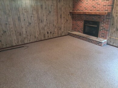 07249 Doering Rd, Wapakoneta, OH 45895 - photo 2