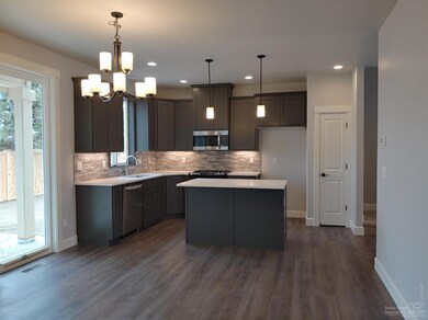 1467 NW Upas Ave, Redmond, OR 97756 - photo 3