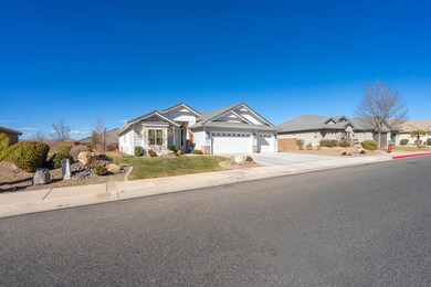 3177 Crimson Ridge Dr -003a