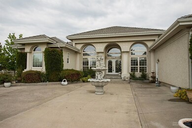 1214 NW Rimrock Dr, Redmond, OR 97756 - photo 5